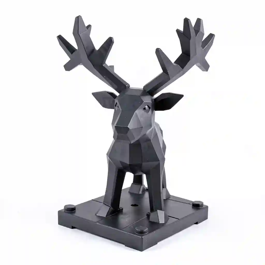 Reindeer_LowPoly_Form_001.webp