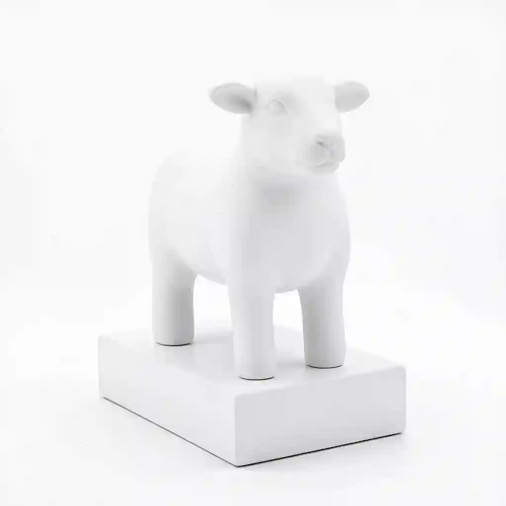 Lamb_Minimal_Sculpture_002.webp