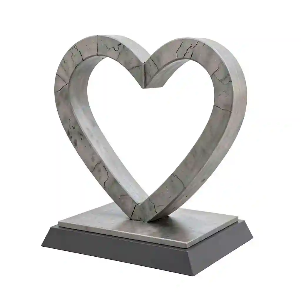 Heart_Archway_Sculpture_001.webp