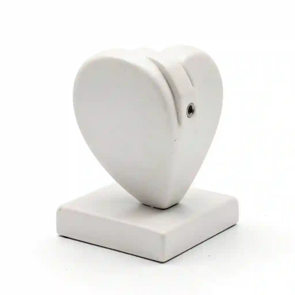 Heart_Locket_Sculpture_Form_001.webp