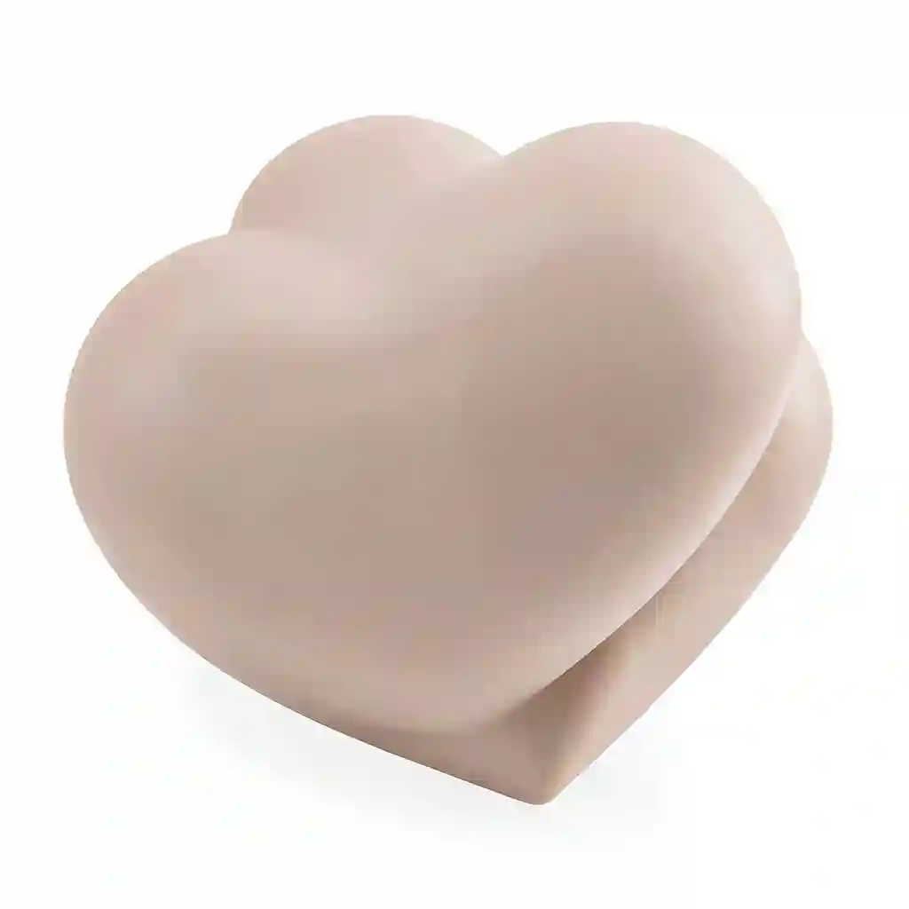 Love_Heart_Sculpture_003.webp